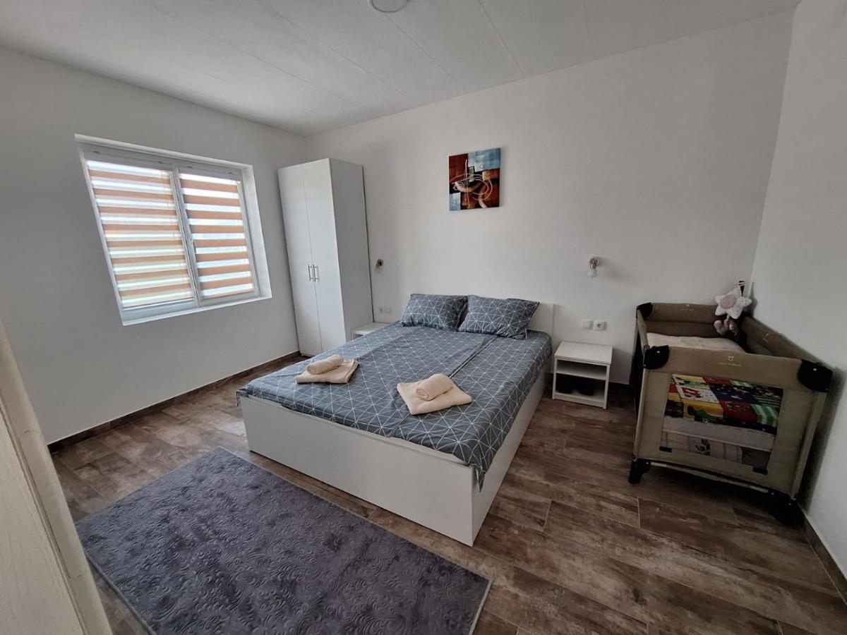 Apartmani Koki คลาโดโว ภายนอก รูปภาพ