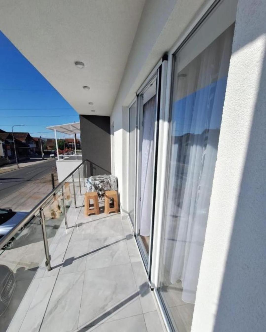 Apartmani Koki คลาโดโว ภายนอก รูปภาพ