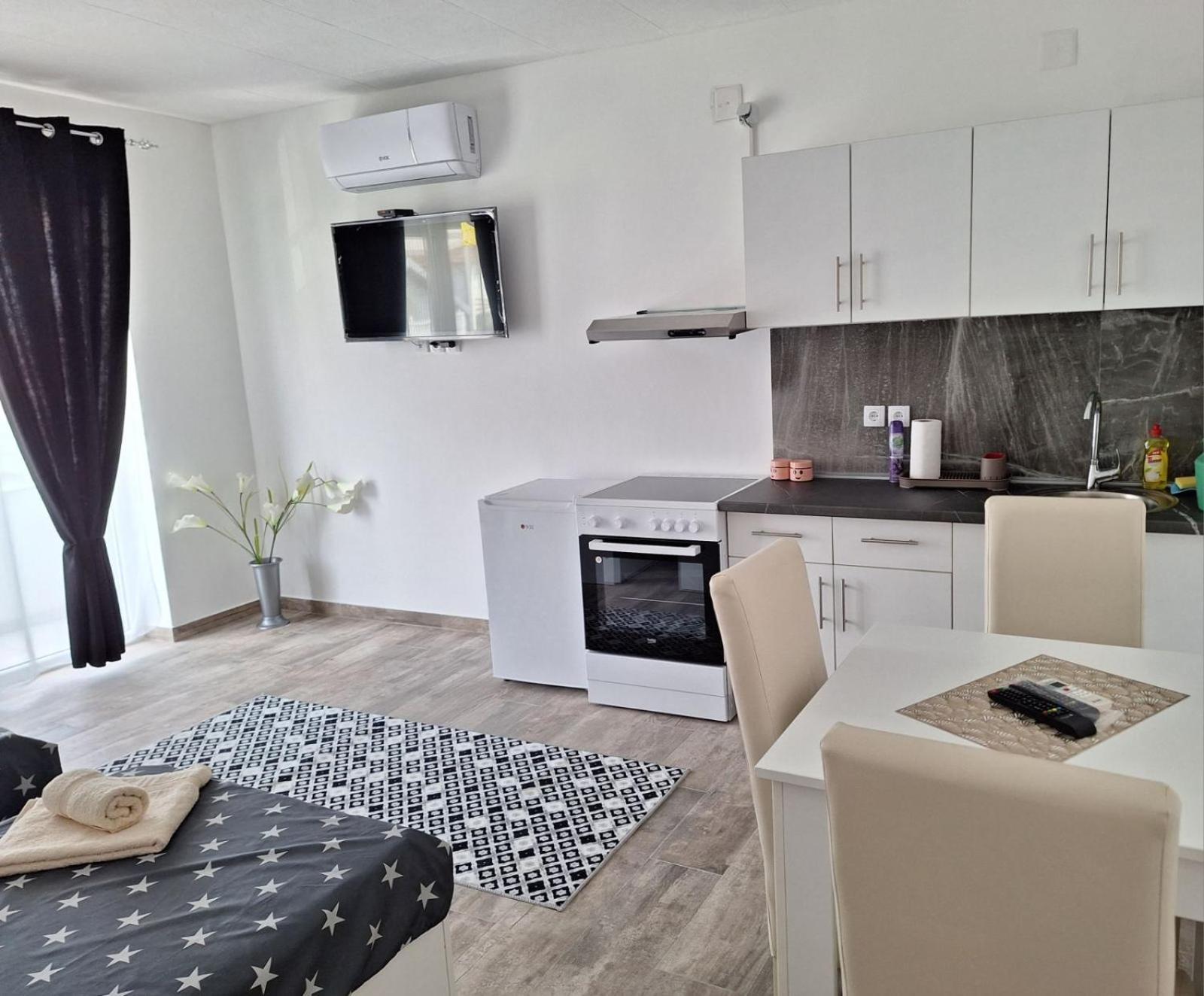 Apartmani Koki คลาโดโว ภายนอก รูปภาพ