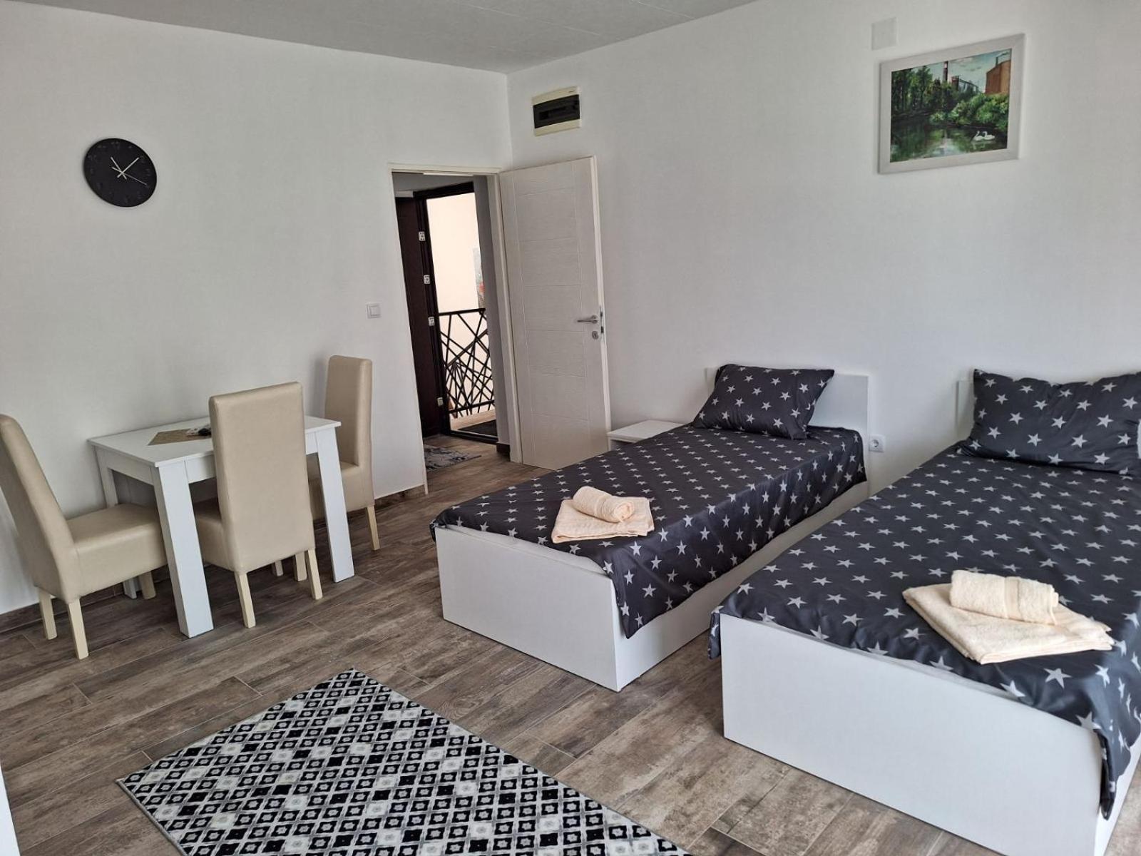 Apartmani Koki คลาโดโว ภายนอก รูปภาพ