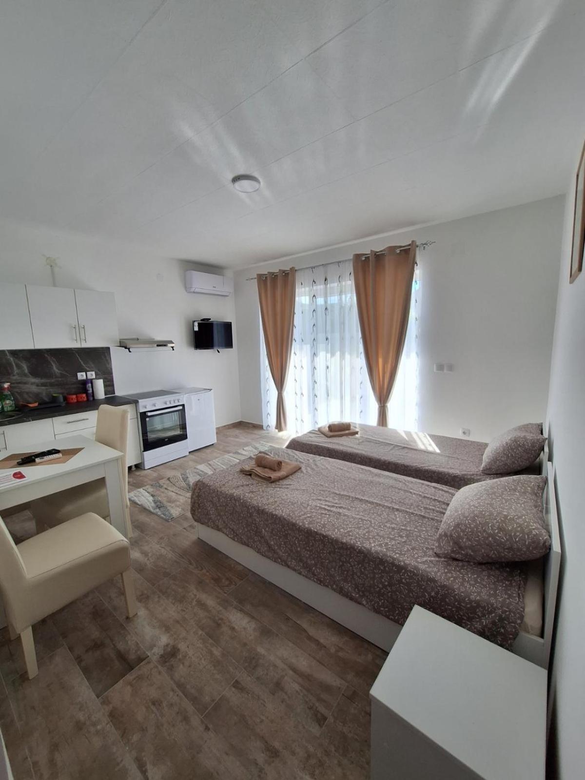 Apartmani Koki คลาโดโว ภายนอก รูปภาพ