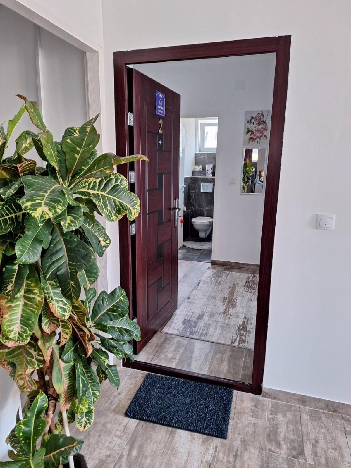 Apartmani Koki คลาโดโว ภายนอก รูปภาพ